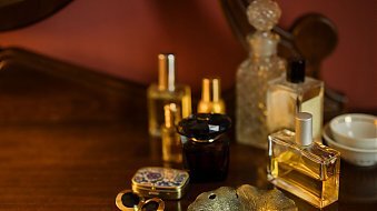 Jak przechowywać perfumy i kosmetyki, aby zachować ich świeżość?